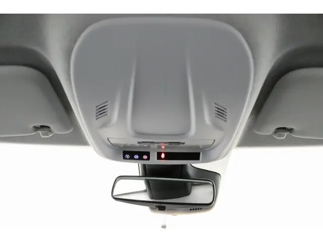 Opel Crossland X 1.2 Innovation zwart 2018 Benzine 12