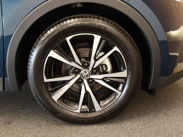 Toyota C-HR 1.8 Hybrid 140 Dynamic 2025 Hybride Benzine 40