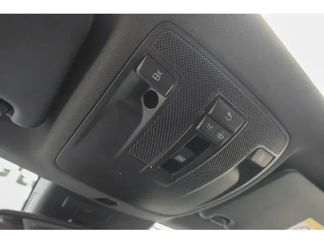 Mercedes-Benz GLA GLA180 AMG 122pk 2019 Benzine 36