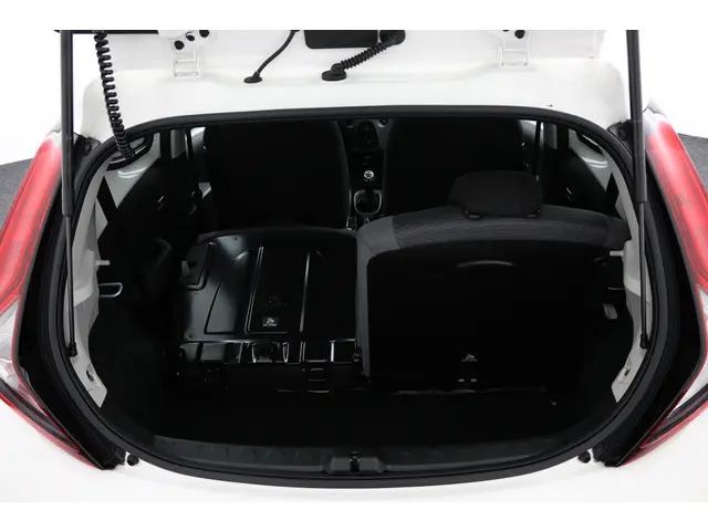 Toyota Aygo 1.0 VVT-i x-play 2020 Benzine 24