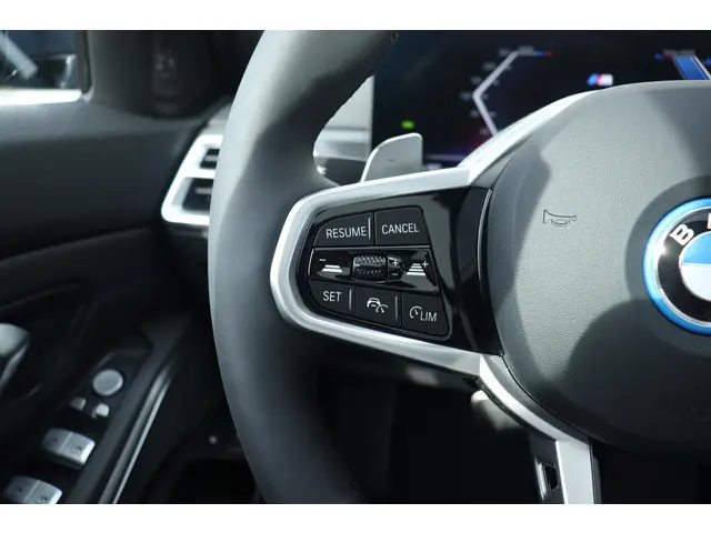 BMW 3 Serie Touring 330e 2025 Hybride Benzine 22