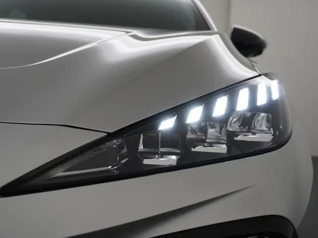 MG MG4 Electric Luxury 64 kWh 2023 Elektrisch 14