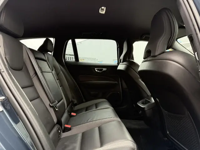 Volvo V60 2.0 B4 Aut. 197pk MHEV R-Design 2020 Benzine 13