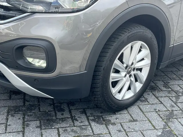 Volkswagen T-Cross 1.0 TSi DSG Life 2022 Benzine 8
