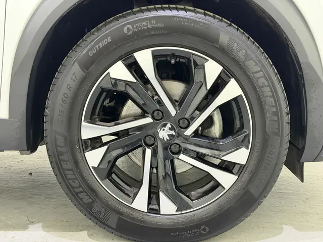 Peugeot 2008 1.2 Blue Lease Allure 2021 Benzine 27