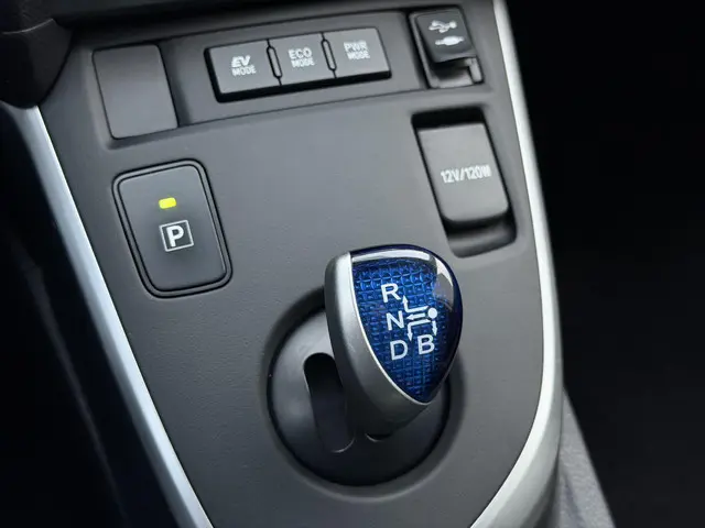 Toyota Auris 1.8 Hybrid Aspiration 2013 Hybride Benzine 16