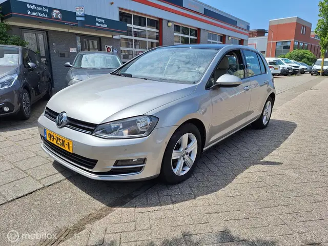 Volkswagen Golf 1.2 TSI HIGHLINE 2013 Benzine 3
