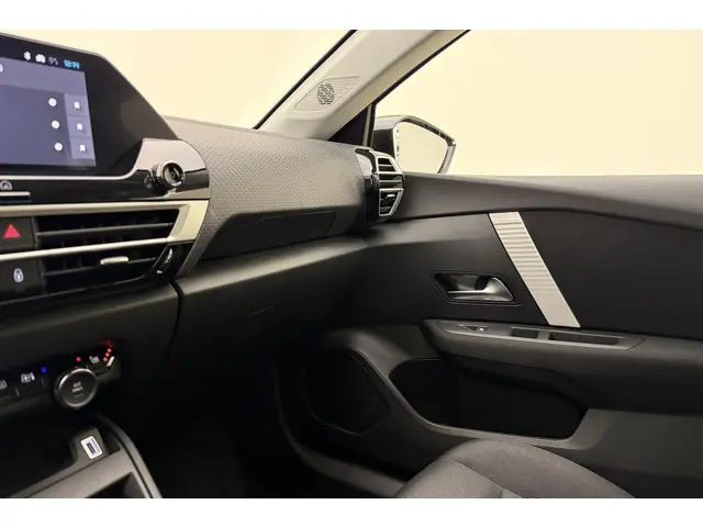 Citroën C4 Hybrid 145pk Plus 2025 Hybride Benzine 31