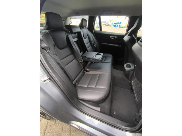 Volvo V60 2.0 B3 Momentum 2021 Hybride Benzine 15
