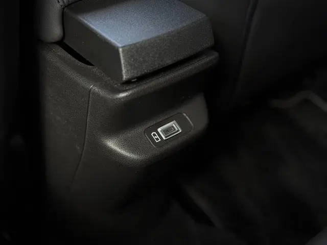 Jeep Avenger Altitude 54 kWh Aut. 2023 Elektrisch 23