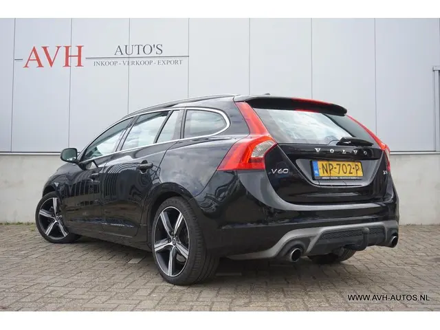 Volvo V60 2.0 T3 Summum 2017 Benzine 4