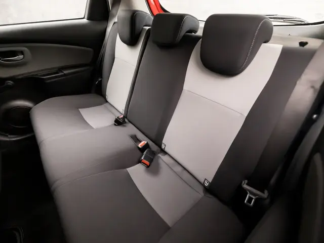 Toyota Yaris 1.0 VVT-i Sport 2017 Benzine 14
