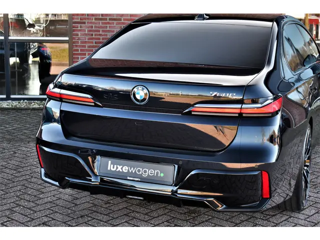 BMW 7 Serie 750e xDrive M-Sport 2025 Hybride Benzine 44