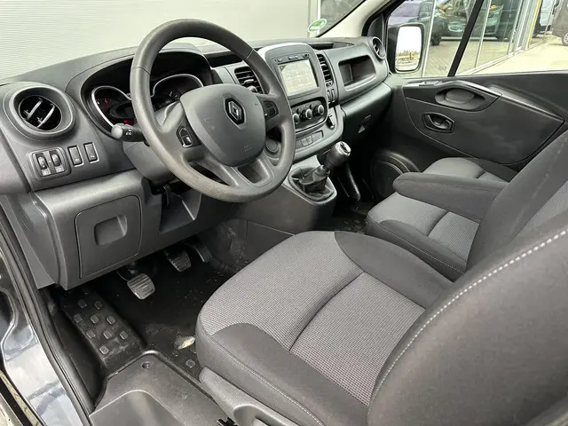 Renault Trafic 2.0 dCi 145 T29 L2H1 Comfort 2021 Diesel 14