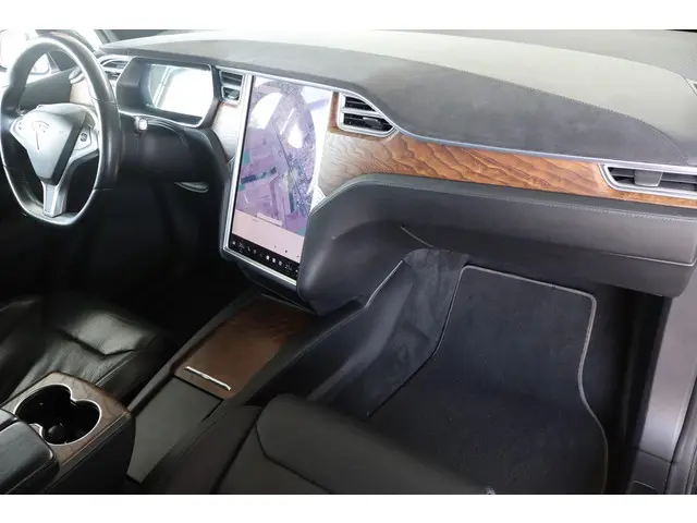 Tesla Model X 90D Base 6p. 2017 Elektrisch 2