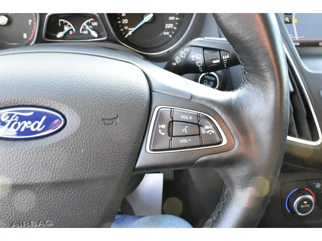 Ford Focus 1.5 Titanium Edition 2015 Benzine 25