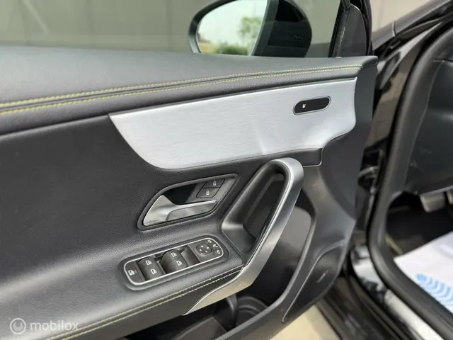 Mercedes-Benz A-Klasse 250 Premium Plus 2019 Benzine 12