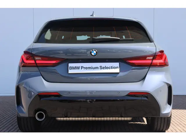 BMW 1 Serie 118i Business Edition 2022 Benzine 7