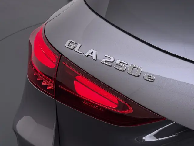 Mercedes-Benz GLA 250 e AMG line 2025 Hybride Benzine 3