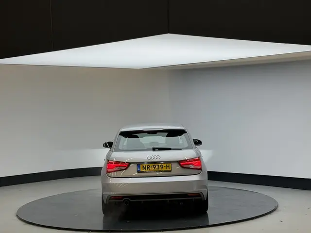 Audi A1 1.0 TFSI Adrenalin 2017 Benzine 9