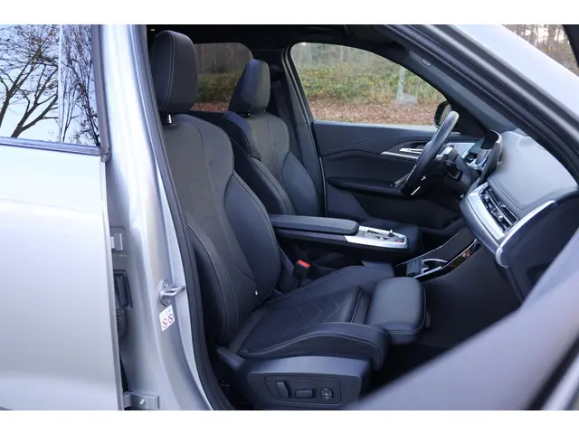 BMW X1 xDrive30e 2023 Hybride Benzine 14