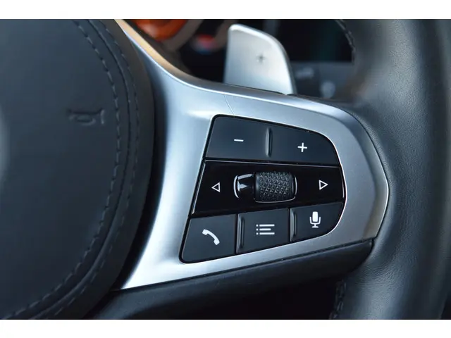 BMW 3 Serie Touring 320i Business Edition 2022 Benzine 20