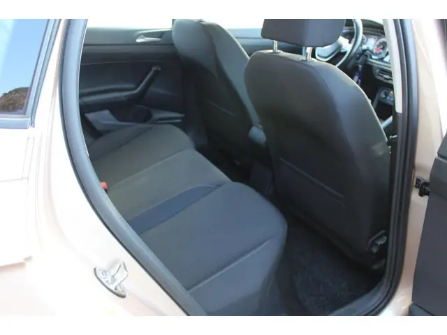Volkswagen Polo 1.0 TSI Comfortline 2018 Benzine 6