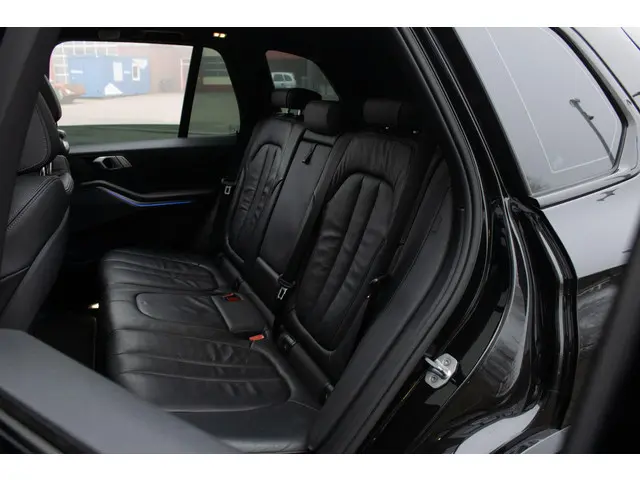 BMW X5 xDrive40i High Executive 2018 Benzine 30
