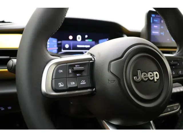 Jeep Avenger Summit 54 kWh 2025 Elektrisch 35