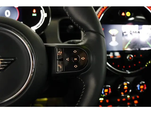 MINI Electric Cooper MINI Yours 33 kWh 2024 Elektrisch 24