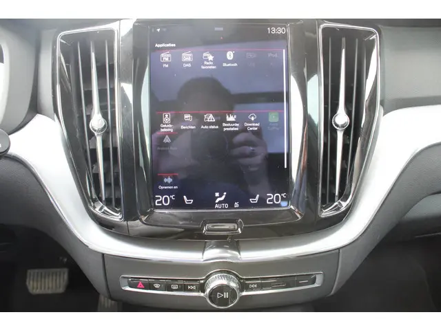 Volvo XC60 2.0 B5 Momentum Exclusive 2021 Benzine 32