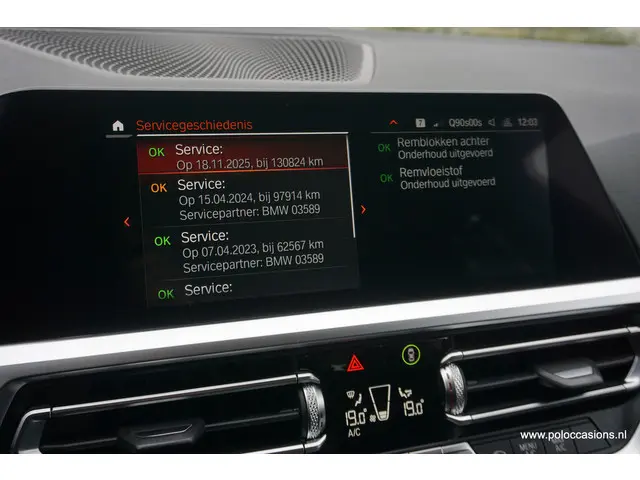 BMW 3 Serie Touring 318i Exec 2020 Benzine 13