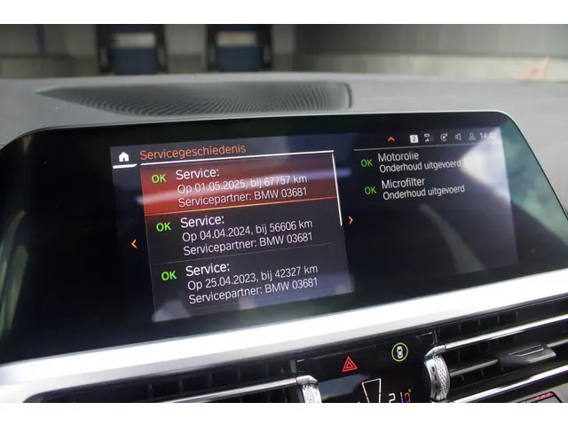 BMW 3 Serie 330i High Executive Edition 2019 Benzine 24