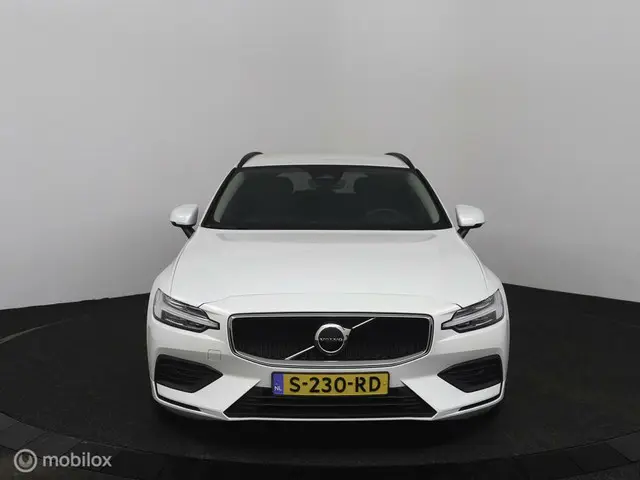 Volvo V60 2.0 B3 Essential| Camera | Trekhaak 2023 Benzine 2