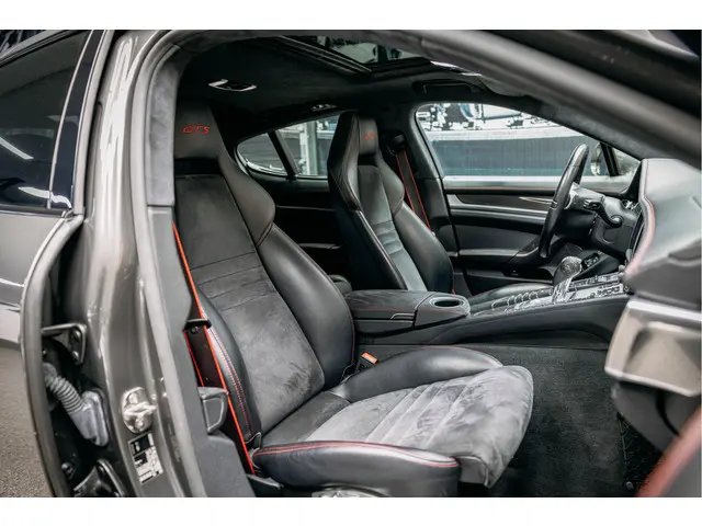 Porsche Panamera 4.8 GTS 2015 Benzine 19