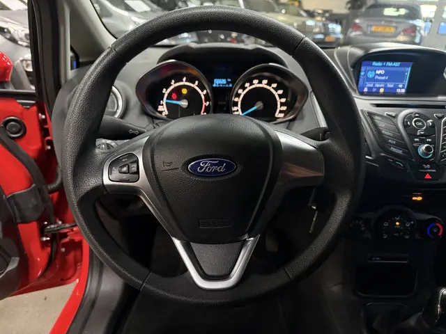 Ford Fiesta 1.0 Style // Navi // Airco 2015 Benzine 10