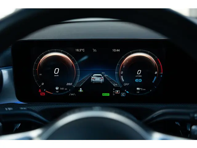 Mercedes-Benz CLA 250 e AMG 2020 Hybride Benzine 32