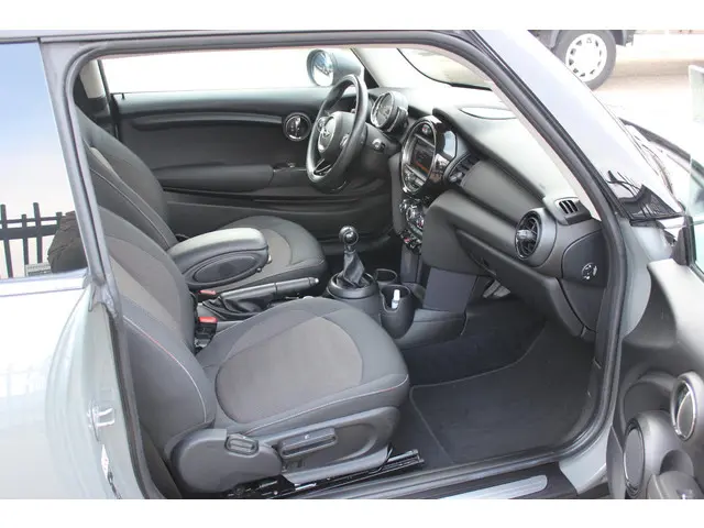 MINI One Mini 1.5 First Salt, Navigatie! 2018 Benzine 5