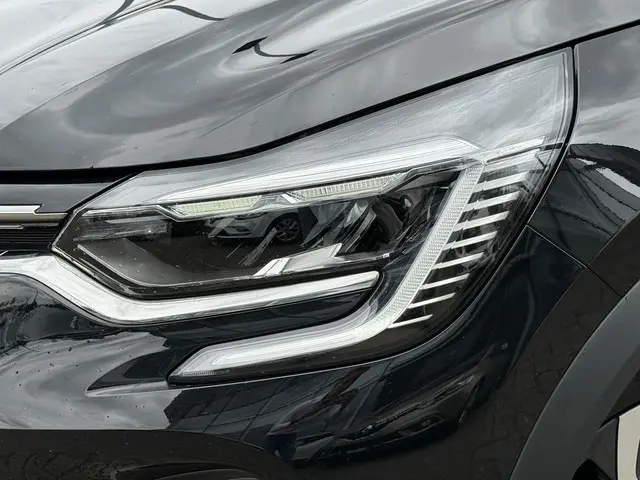 Renault Captur 1.3 140 techno 2023 Benzine 23