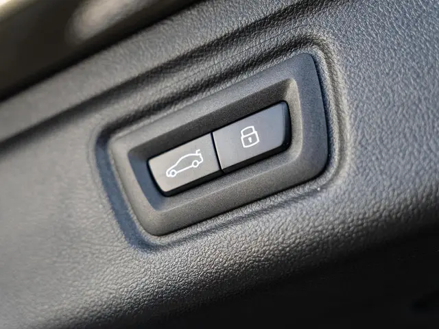 BMW 3 Serie Touring 330e 2026 Hybride Benzine 23