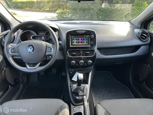 Renault Clio Estate 0.9 TCe Limited 2019 Benzine 10