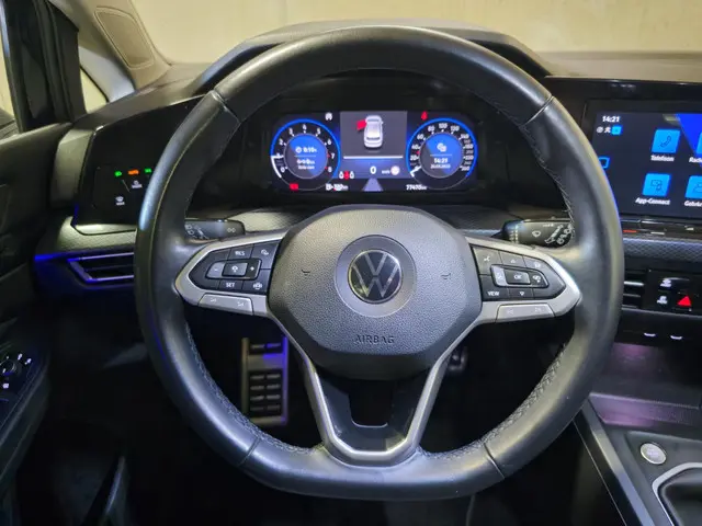 Volkswagen Golf 1.0 TSI Life Business 2021 Benzine 23