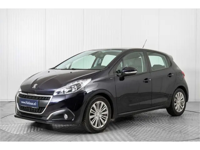 Peugeot 208 1.2 PureTech Signature 2019 Benzine