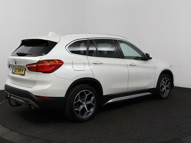 BMW X1 sDrive20i Centennial High Executive 2017 Benzine 12