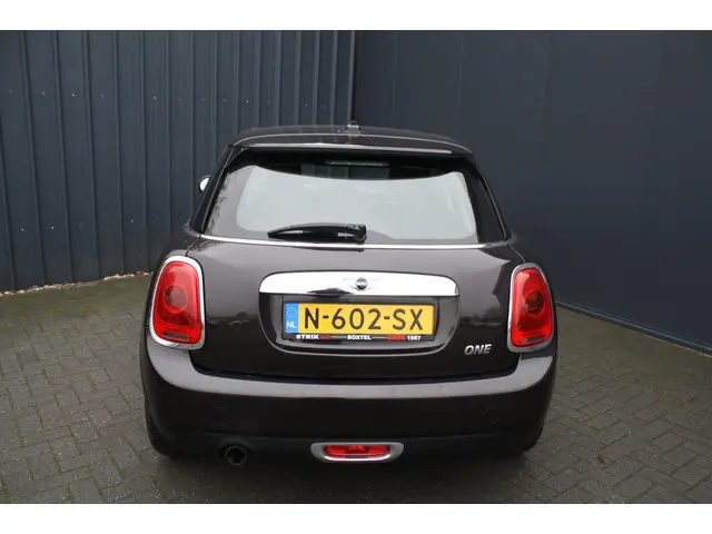 MINI One Mini 1.2 Chili Business 2015 Benzine 28