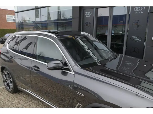 BMW X5 xDrive45e Executive 2022 Hybride Benzine 24