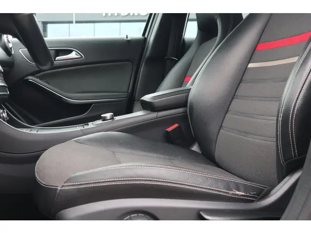 Mercedes-Benz A-Klasse 180 Ambition 2015 Benzine 4