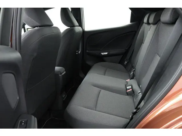 Lexus LBX 2WD 2025 Hybride Benzine 18