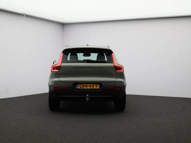 Volvo XC40 2.0 B4 Plus Dark 2024 Benzine 24