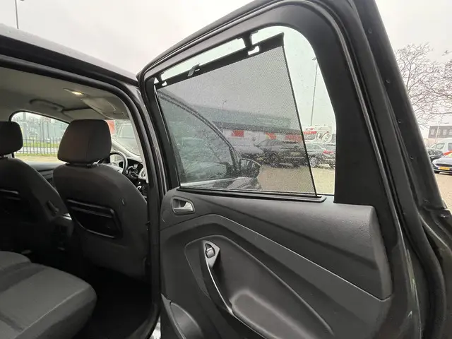 Ford C-MAX 1.0 Titanium 2017 Benzine 8